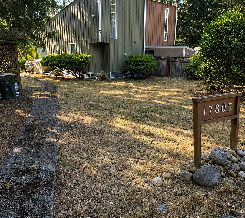 17805 Overlake Ct SE