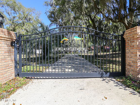 3rd image of 524 CEDAR CREEK Road