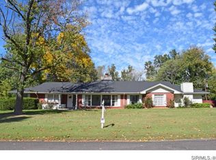 210 Country Club Ln, Belleville, IL