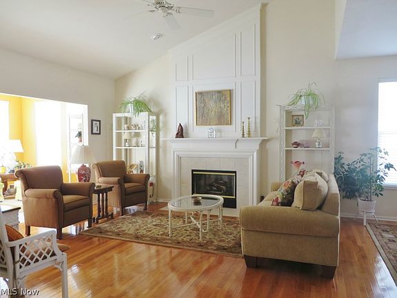 2nd image of 7824 Rockdove Ln