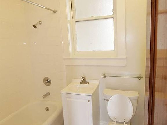 5th image of 45 Lincoln Way APT 6