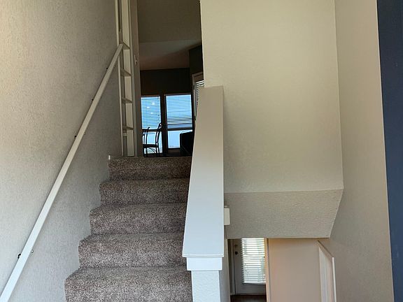 5th image of 111 Summer Place Cir