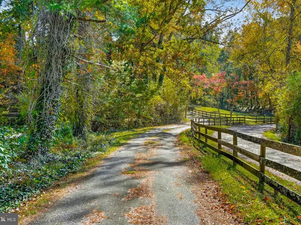 385 Mill Swamp Rd, Edgewater, MD 21037