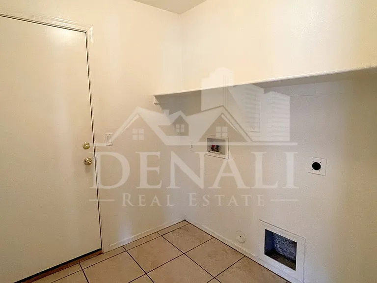 7220 S 55th Dr — Photo 22