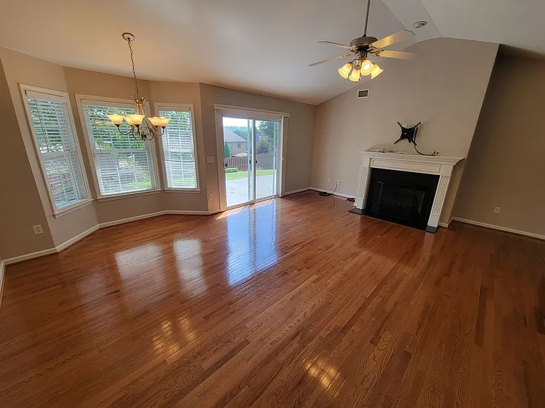 104 Stone Cottage Dr — Photo 7