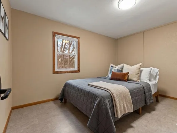 (undisclosed Address), Saint Paul, MN 55110