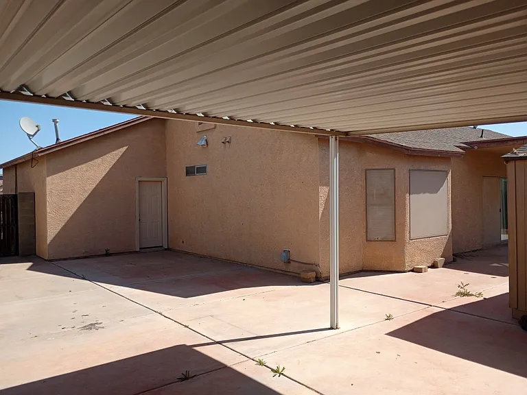 1161 E Avenida Isabela — Photo 21