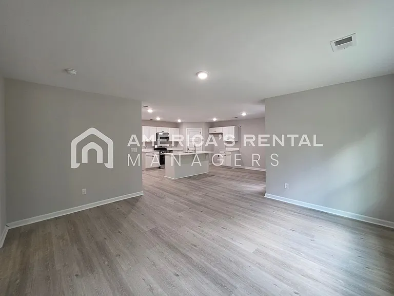 10303 Squires Way — Photo 35