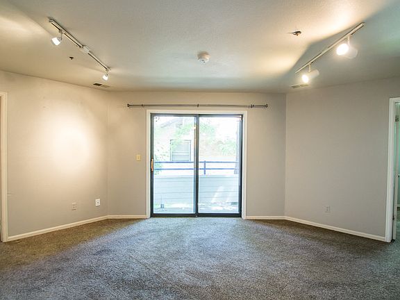 903 18th Street #101 Living Room