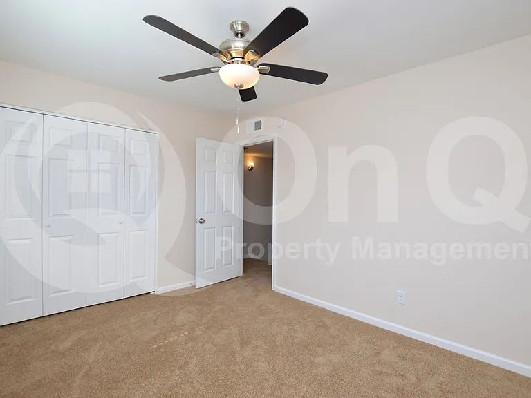 1418 E Knoll Cir #2 — Photo 8