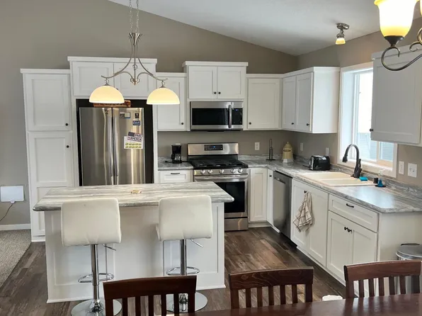 460 Bryant St E, Rush City, MN 55069