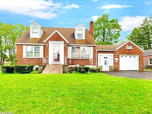 241 Sixteenth Street, Schenectady, NY 12306