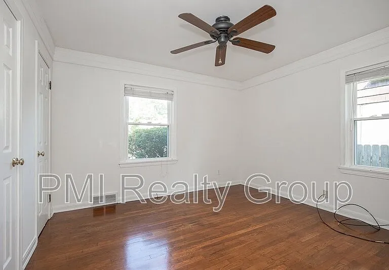 1547 Sherbrook Rd — Photo 9