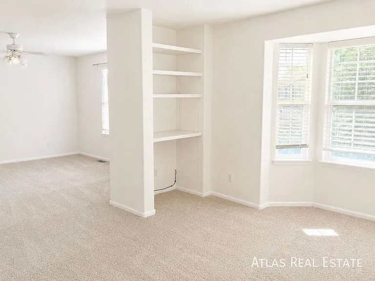 1071 Thornbury Pl — Photo 6