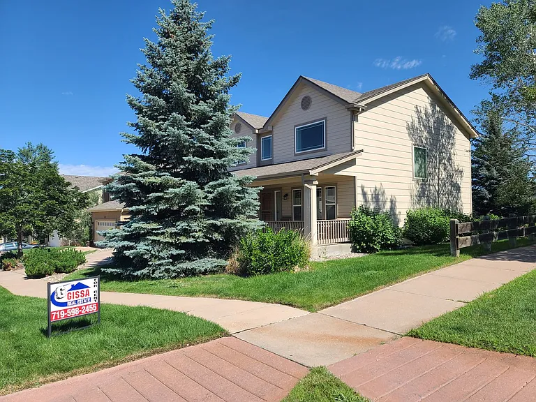 1352 Lookout Springs Dr — Photo 1