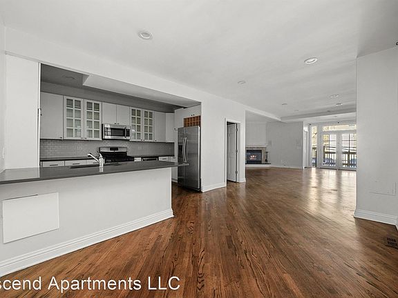 2nd image of 2553 N Southport Ave #25532R