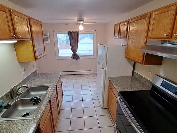 5th image of 2440 Harriet Ave #202