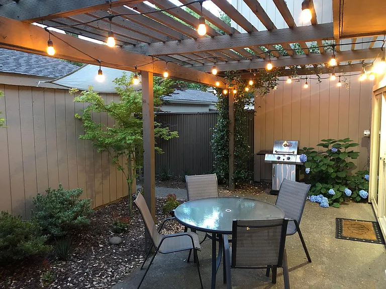 115 Hartnell Pl — Photo 14