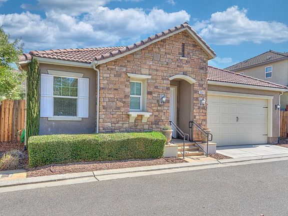3rd image of 1511 N Encoure Way
