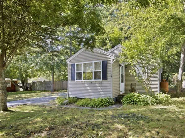 16 4th Ave, Lakeville, MA 02347