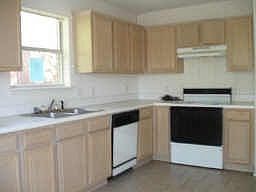 4th image of 324 Angelina Dr