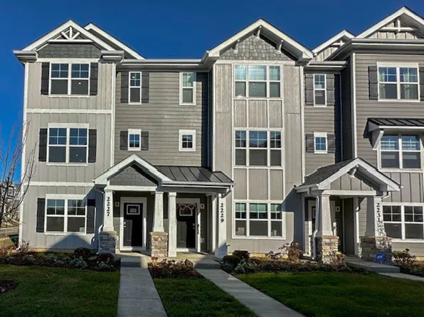 2227 Glacier St, Mundelein, IL 60060