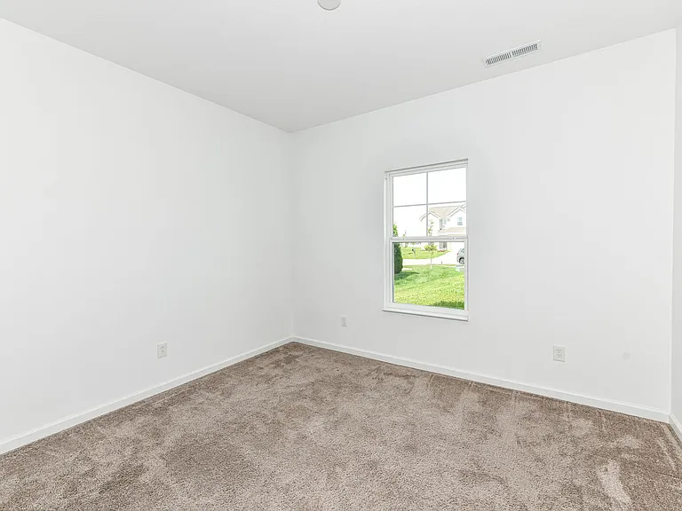 5051 Maywood Dr — Photo 4