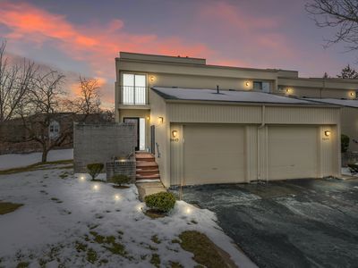 39449 Country Ln, Novi, MI, 48375