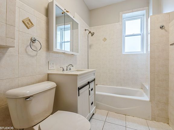 4th image of 5138 W Montrose Ave #3
