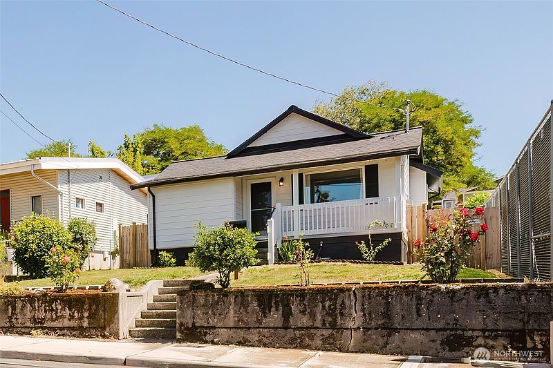 2nd image of 1112 Perry Avenue