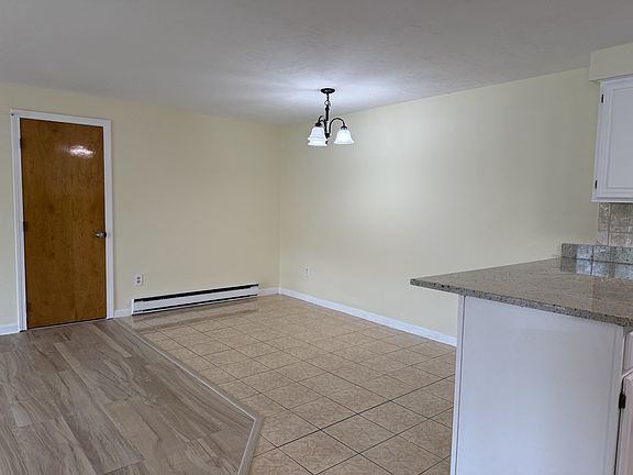 5th image of 13 Hulbert Rd #13