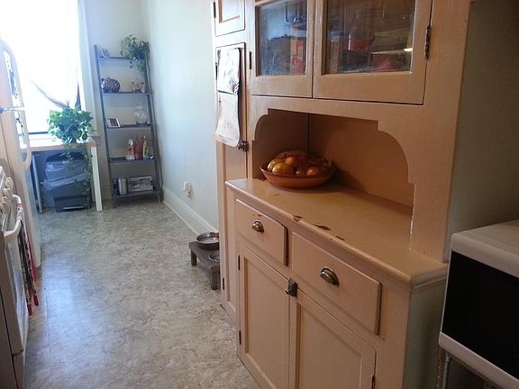 3rd image of 407 Woodstock Ave APT 3