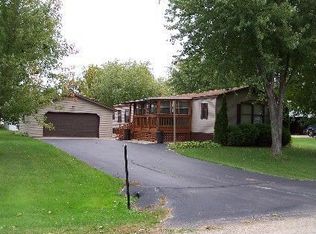 N5910 Derby Ln, Cecil, WI 54111