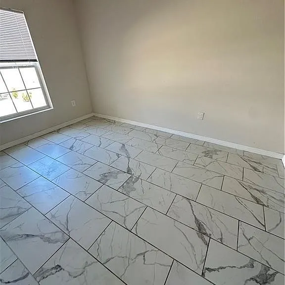 254 SW 3rd St — Photo 8