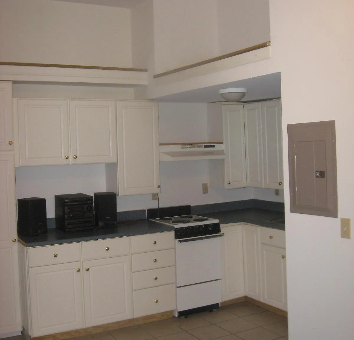 1 bed, 1000 sqft, $975 — Photo 3