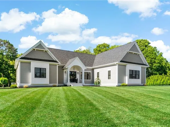 42 Aubin St, Seekonk, MA 02771