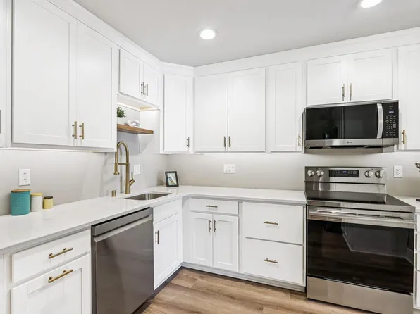 303 East Henry Clay STREET #306, Whitefish Bay, WI 53217