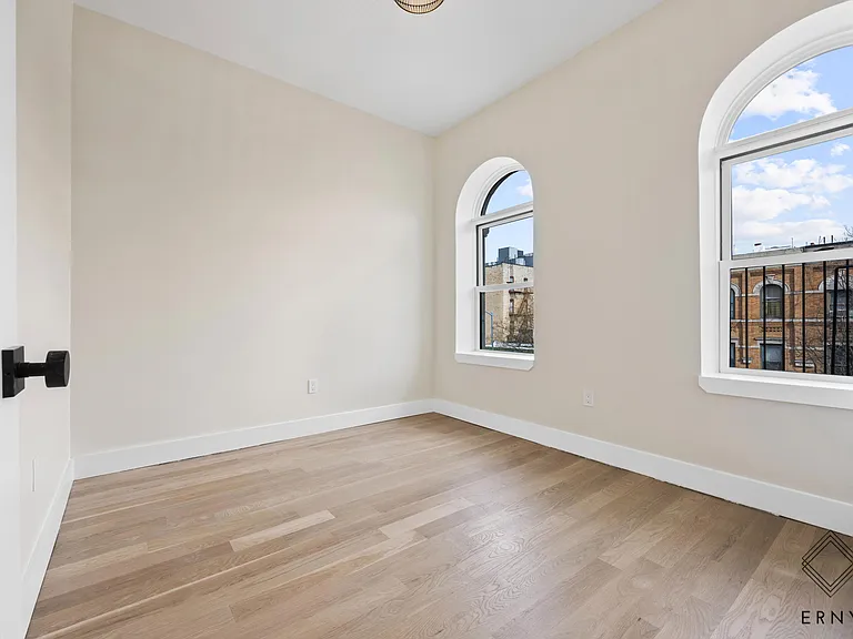 1080 Rogers Ave #4R — Photo 8