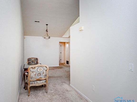 5th image of 1006 Hilltop Ln #1006
