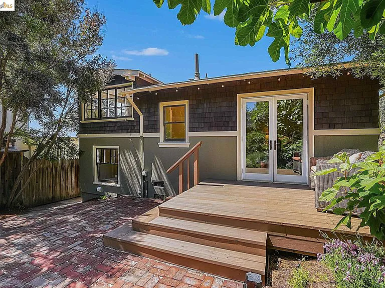 2520 Hearst Ave — Photo 52