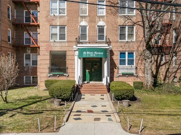 142-35 84 Drive #6B, Briarwood, NY 11435