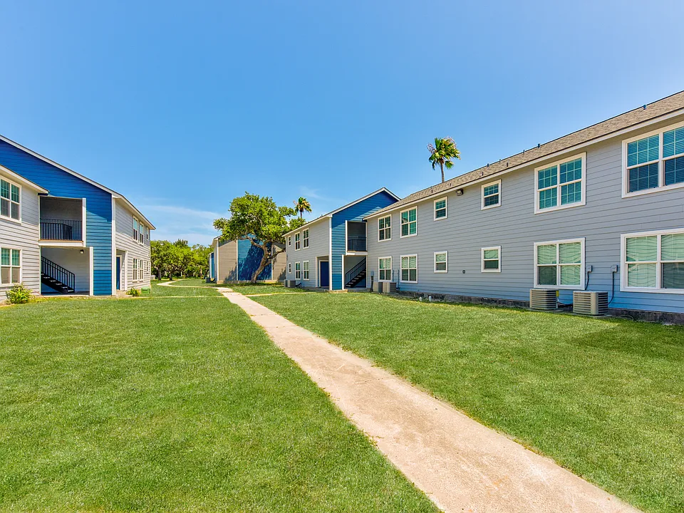 St. Laurent Apartments