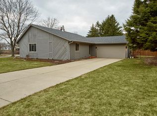 3315 S 149th St, New Berlin, WI 53151