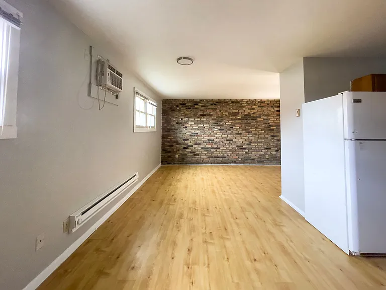 Spacious Apartments in the Heart of the Village — Photo 5