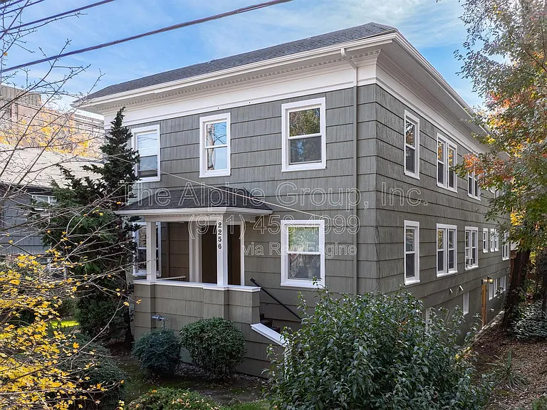 2256 NW Overton St #7 — Photo 8