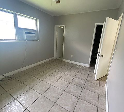 5th image of 501 SW 4th Ave APT 2