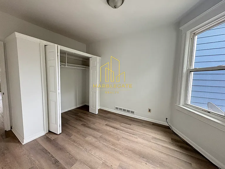 346 Armstrong Ave #22 — Photo 5