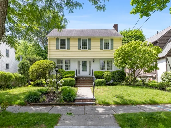 102 Oakdale Rd, Newton, MA 02461