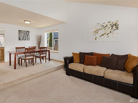 5th image of 518 Puget Pl S