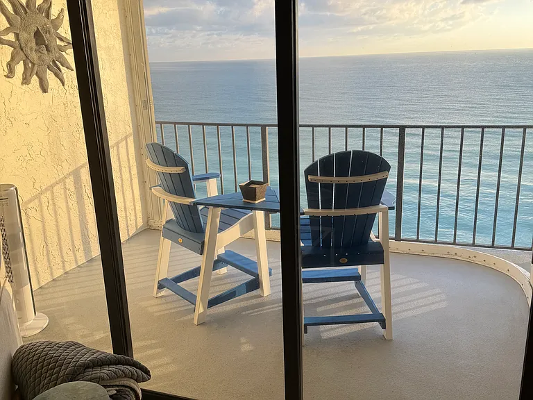 9400 S Ocean Dr #907 — Photo 2